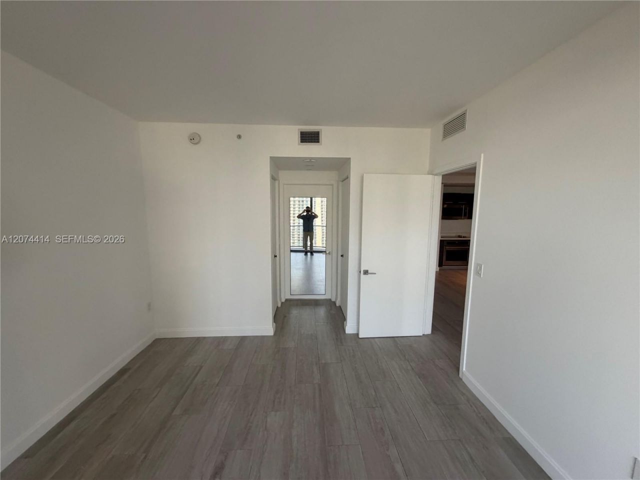 45 SW 9th St, Unit 2504, Miami, FL 33130 Photo