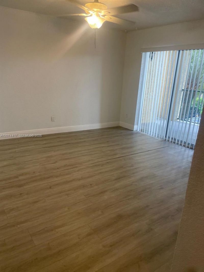 927 Riverside Dr, Unit 320, Coral Springs, FL 33071 Photo