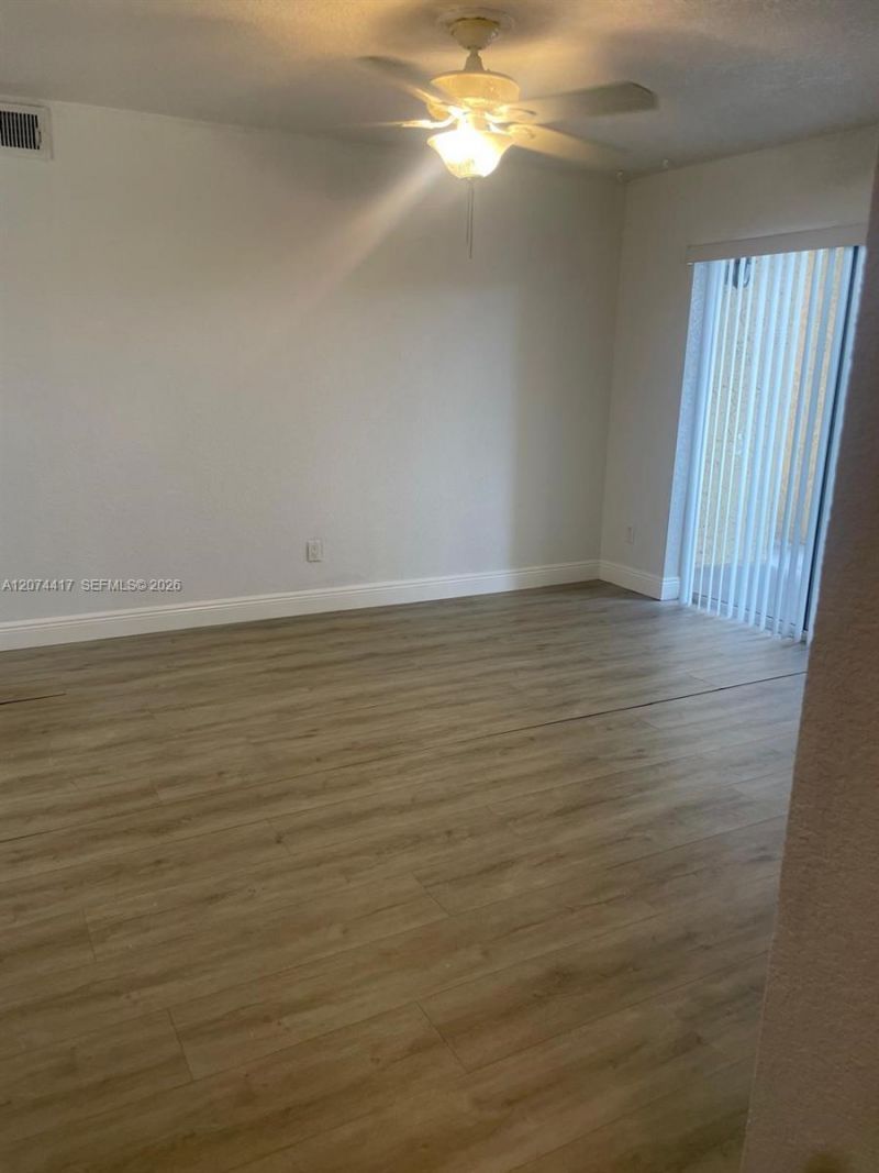 927 Riverside Dr, Unit 320, Coral Springs, FL 33071 Photo