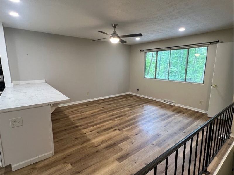 2850 Long Road, Akron, OH 44312 Photo 7