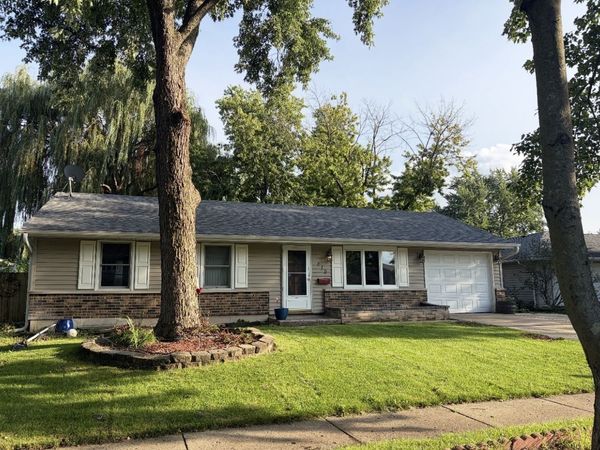 415 Krause Avenue , Streamwood, IL 60107
