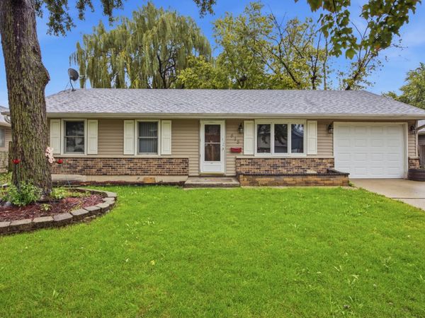 415 Krause Avenue, Streamwood, IL 60107