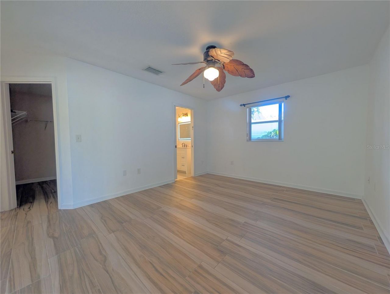 4557 Worcester Road, Sarasota, FL 34231 Photo