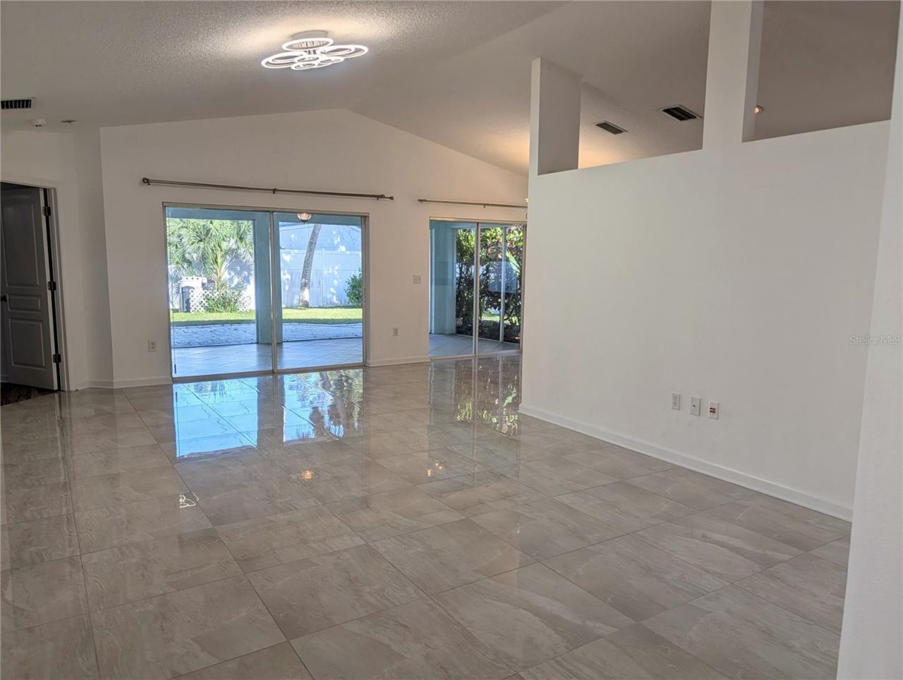 4557 Worcester Road, Sarasota, FL 34231 Photo