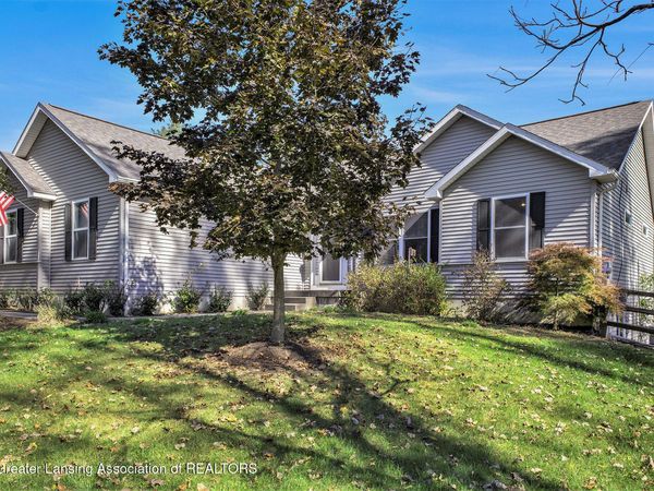 1206 N Waverly Road, Dimondale, MI 48821