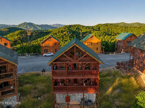 2819 White Oak Ridge Lane, Sevierville, TN 37862