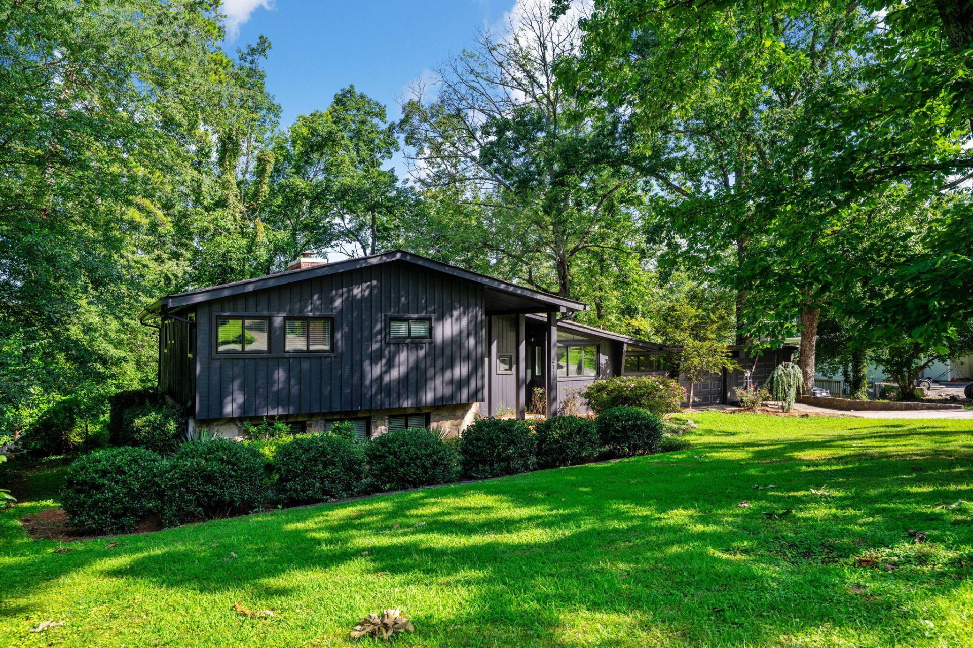 211 Dawn Street, Signal Mountain, TN 37377 Main Photo