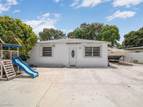 1442 NW 113th Ter , Miami, FL 33167