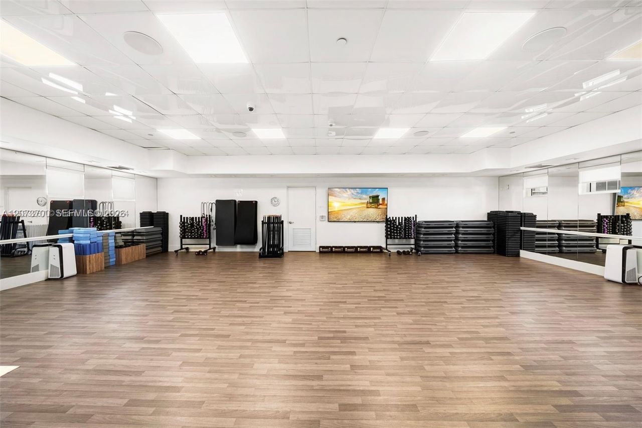4779 Collins Ave , Unit 1005, Miami Beach, FL 33140 Photo