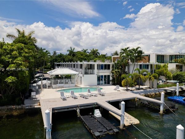 405 N Hibiscus Dr , Unit 202, Miami Beach, FL 33139