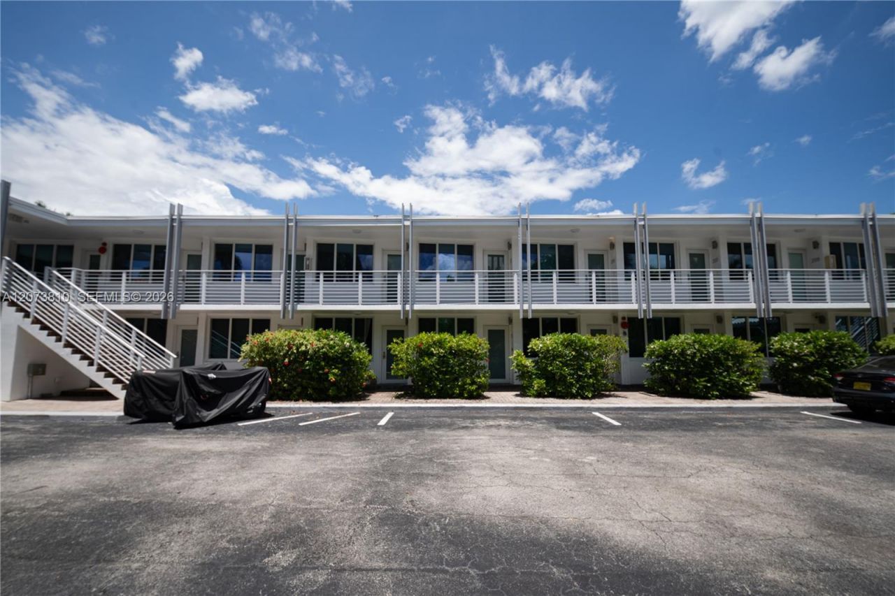 405 N Hibiscus Dr , Unit 202, Miami Beach, FL 33139 Photo