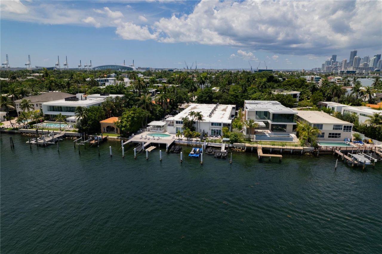 405 N Hibiscus Dr , Unit 202, Miami Beach, FL 33139 Photo