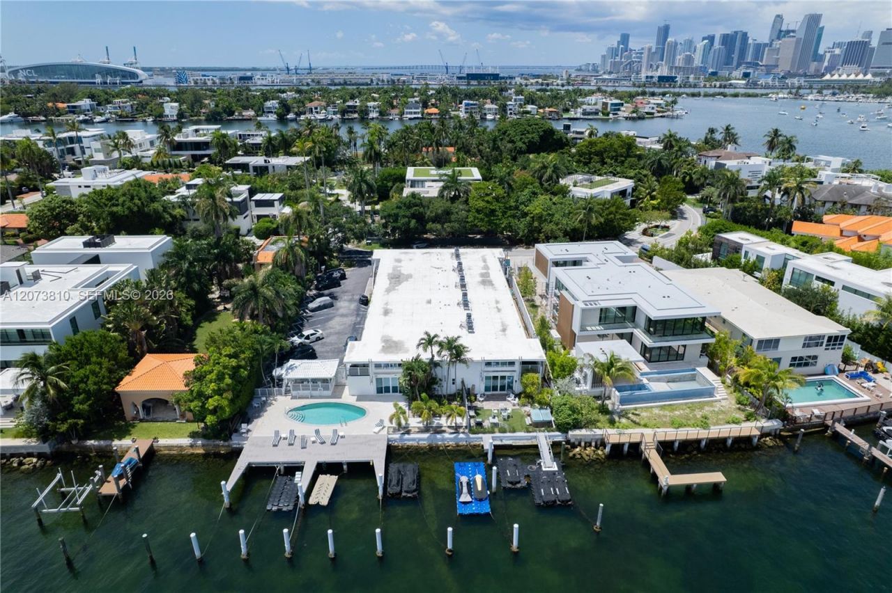 405 N Hibiscus Dr , Unit 202, Miami Beach, FL 33139 Photo