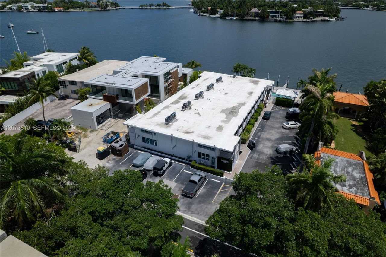 405 N Hibiscus Dr , Unit 202, Miami Beach, FL 33139 Photo