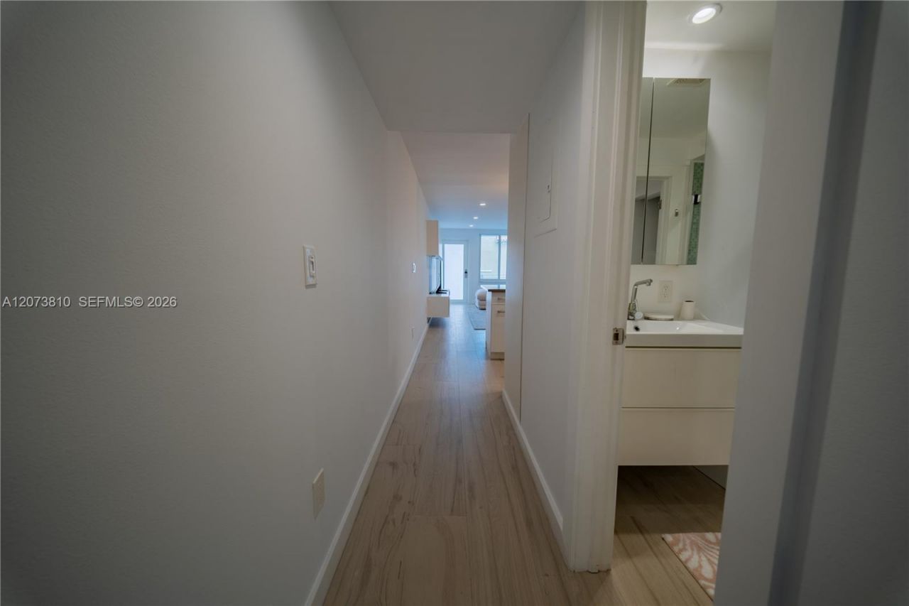 405 N Hibiscus Dr , Unit 202, Miami Beach, FL 33139 Photo