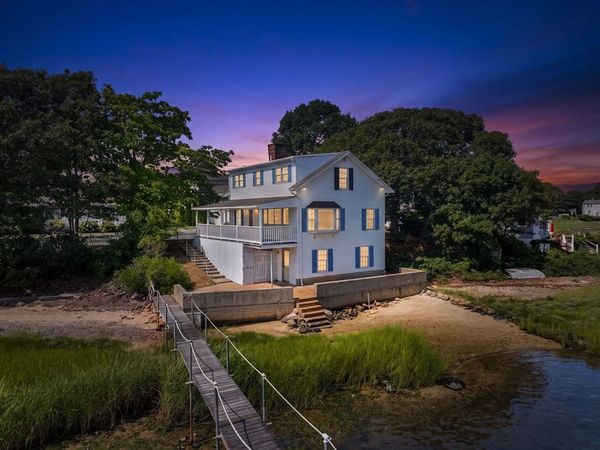 584 Circuit Ave, Bourne, MA 02559