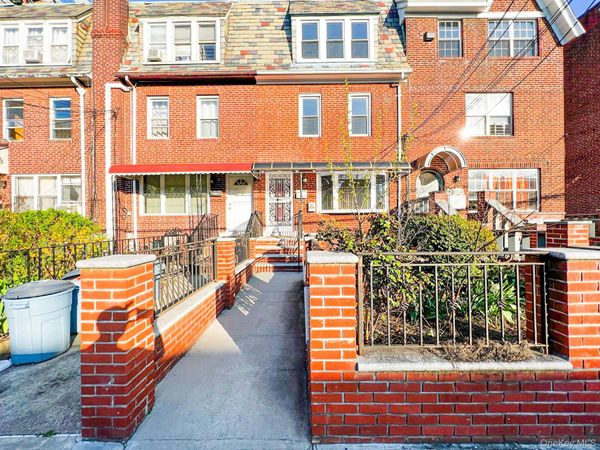 32-59 46 Street , Astoria, NY 11103
