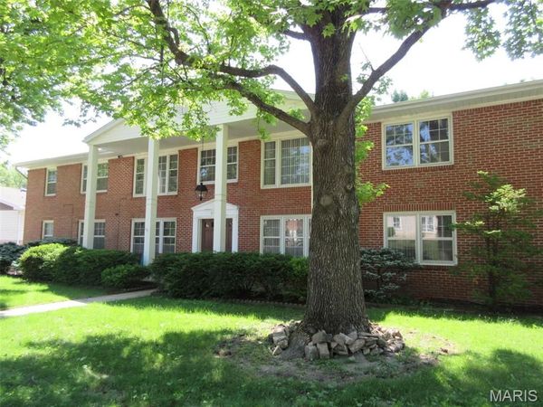 604 Thunderbird Court , Chesterfield, MO 63017