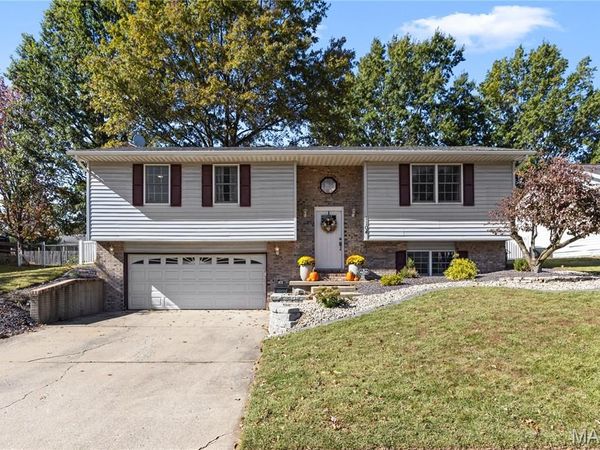1104 Briarwood Drive , Bethalto, IL 62010
