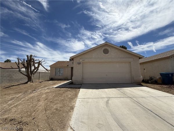 5625 Ballinger Drive , Las Vegas, NV 89142