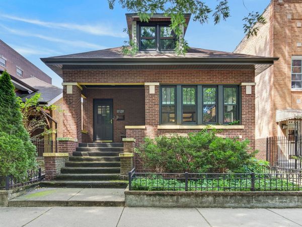 4940 N Whipple Street , Chicago, IL 60625