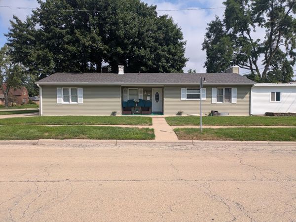 1818 W Monroe Street , Waukegan, IL 60085