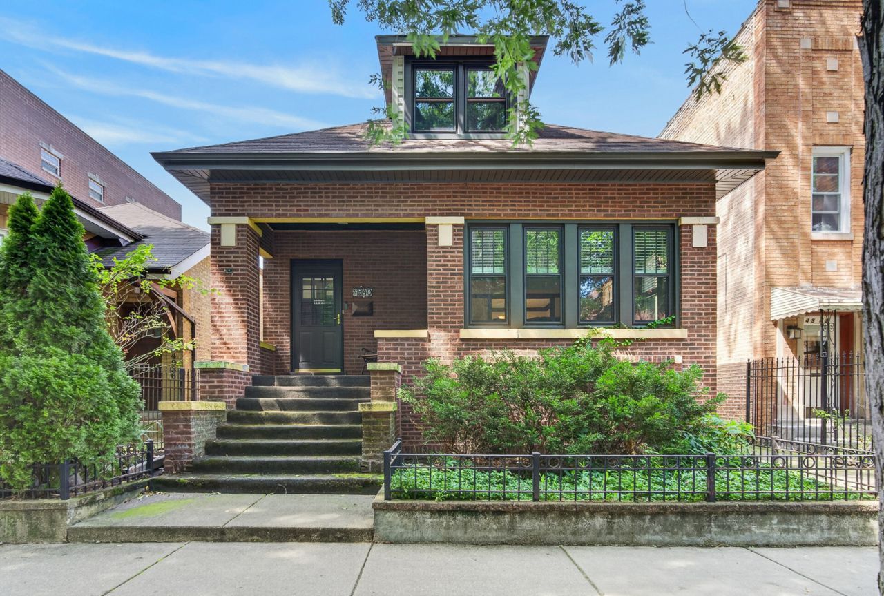 4940 N Whipple Street, Chicago, IL 60625 Main Photo