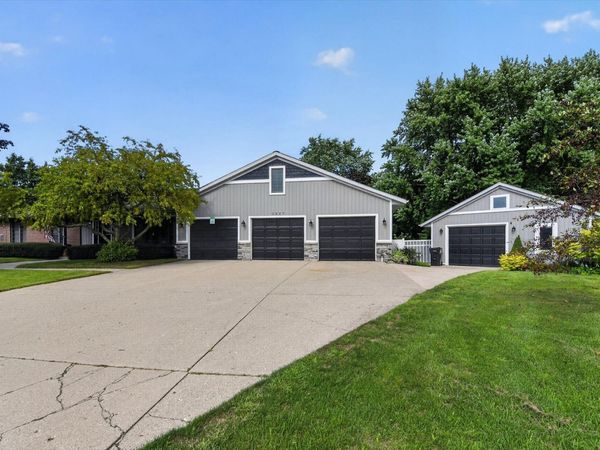 2827 Florence Drive SW, Wyoming, MI 49418