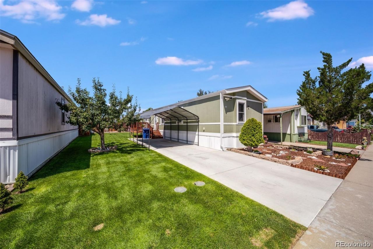 109 Larch Drive, Log Lane Village, CO 80705 Main Photo