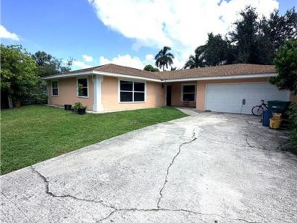 5447 Sholtz ST , NAPLES, FL 34113