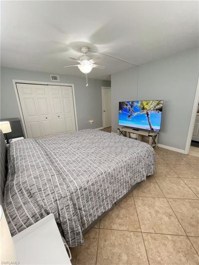 609 Palm View Dr, Unit 10, Naples, FL 34110 Photo