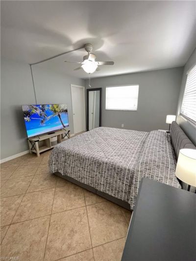 609 Palm View Dr, Unit 10, Naples, FL 34110 Photo