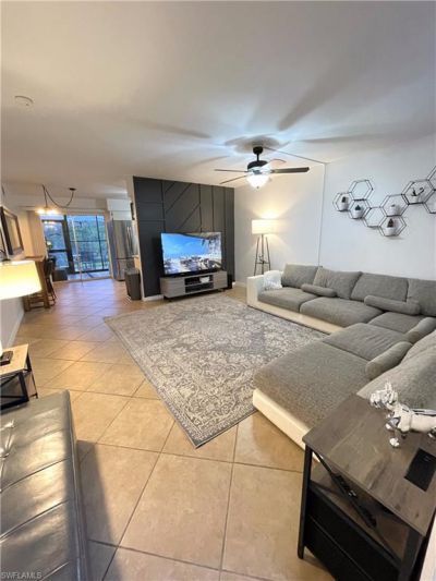 609 Palm View Dr, Unit 10, Naples, FL 34110 Photo