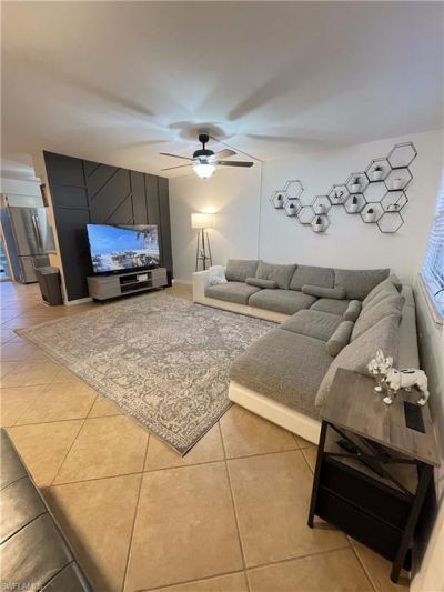 609 Palm View Dr, Unit 10, Naples, FL 34110 Photo