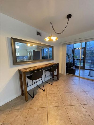 609 Palm View Dr, Unit 10, Naples, FL 34110 Photo