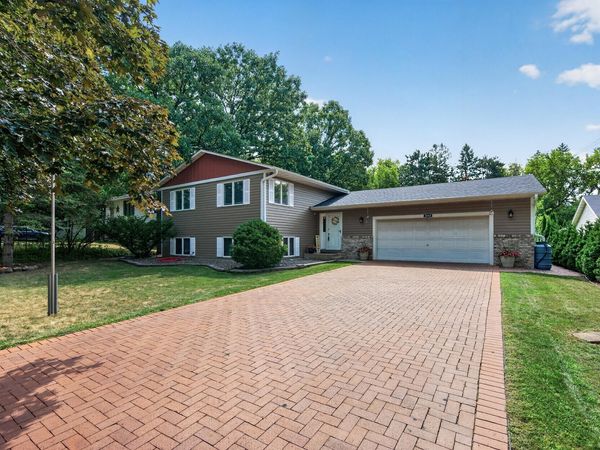 2048 17th Avenue E, North Saint Paul, MN 55109