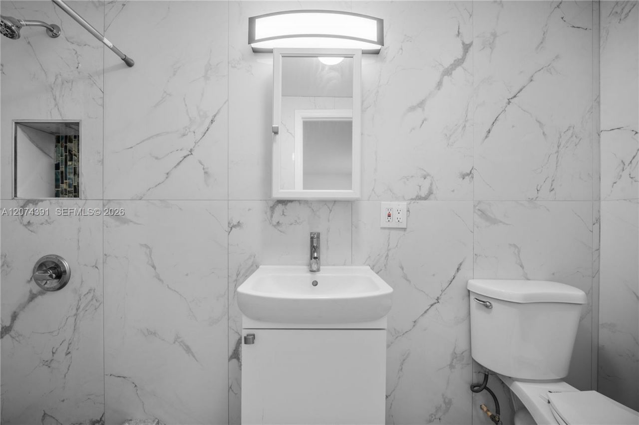 1041 NE 9th Ave , Unit A5, Fort Lauderdale, FL 33304 Photo