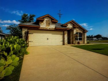 2900 Fitzhugh Avenue, Fort Worth, TX 76105