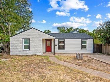 2708 Burchill Road S, Fort Worth, TX 76105