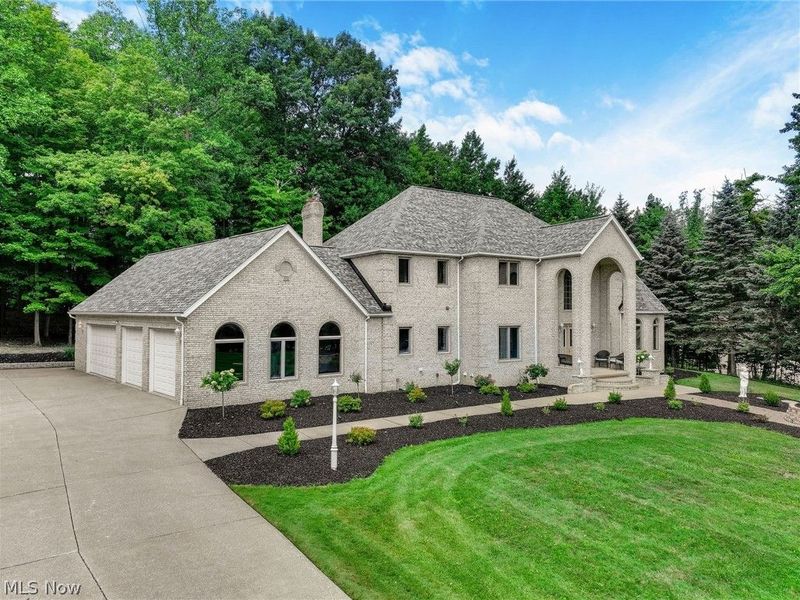 8190 Mount Royal Drive, Concord Township, OH 44077 Photo 2