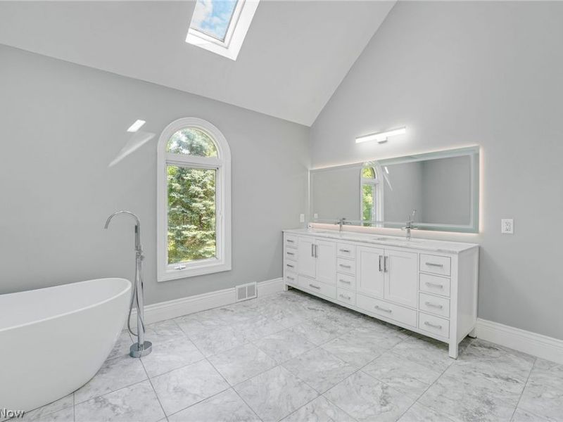 8190 Mount Royal Drive, Concord Township, OH 44077 Photo 23