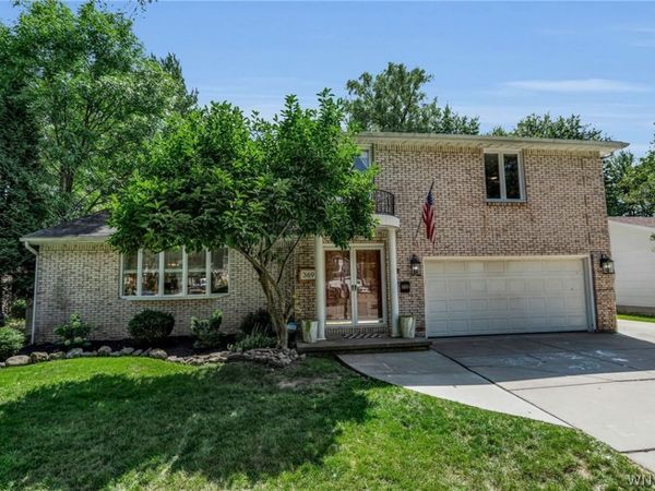 369 Countryside Lane , Buffalo, NY 14221