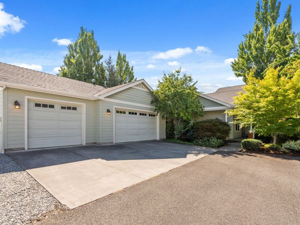803 Buck Point Street, Central Point, OR 97502