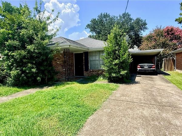 3112 METAIRIE Court, Metairie, LA 70002