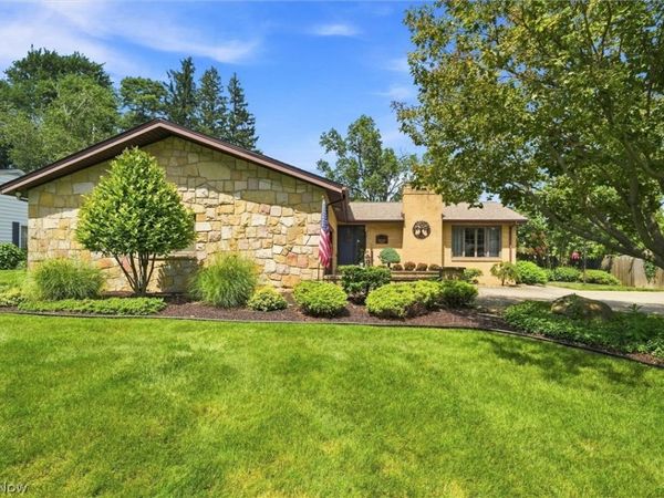 1451 Doncaster Drive, Youngstown, OH 44511