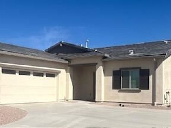 674 W RED HAWK Court, Casa Grande, AZ 85122