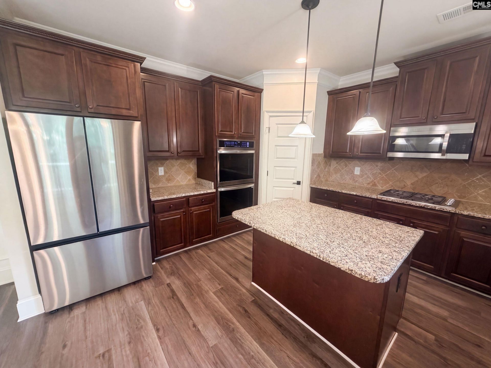 145 Saks Avenue  Photo 13