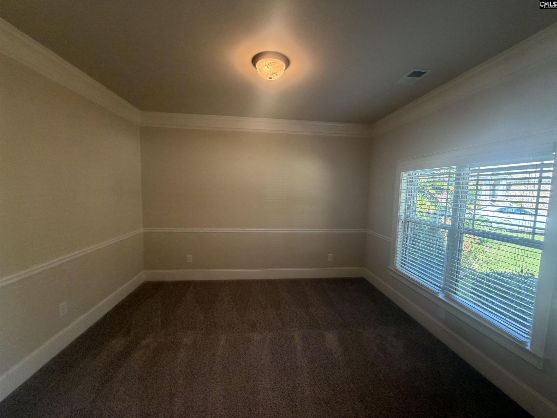 145 Saks Avenue  Photo 17