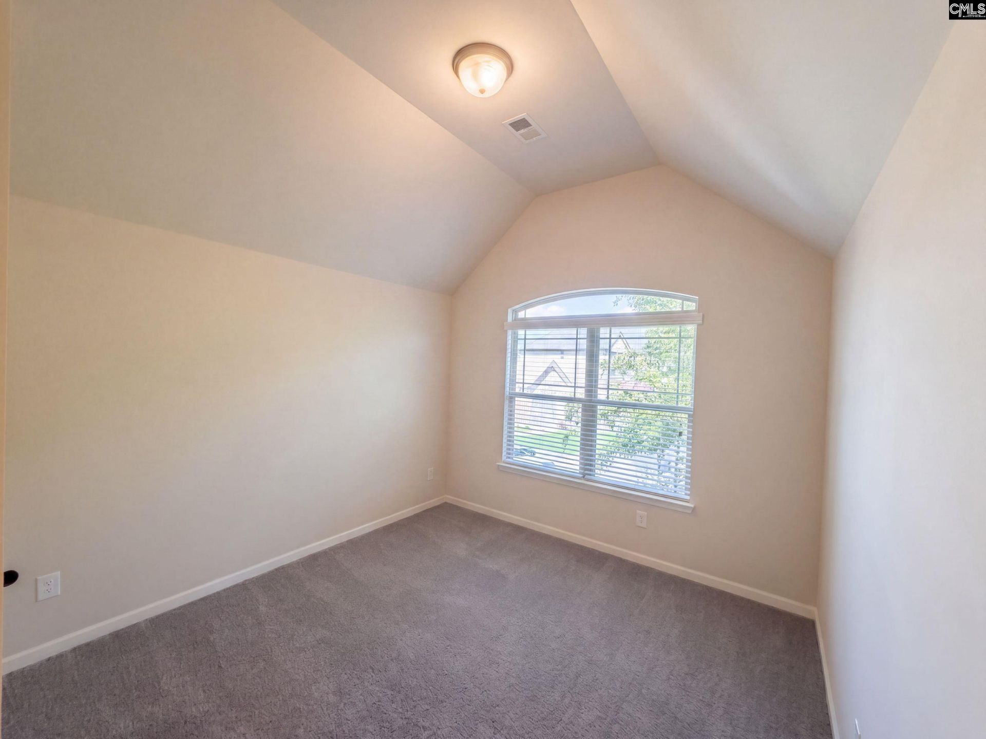 145 Saks Avenue  Photo 23