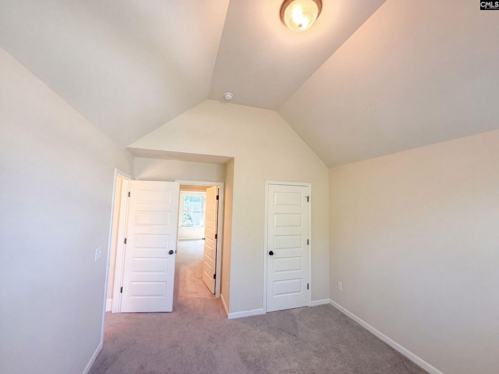 145 Saks Avenue  Photo 24